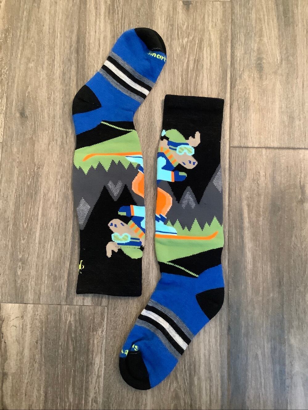 Smartwool Kid's L Winter Full Cushion Mountain Moose Over-The-Calf Socks A27-2
